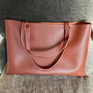 ~VINCE CAMUTO TOTE ~